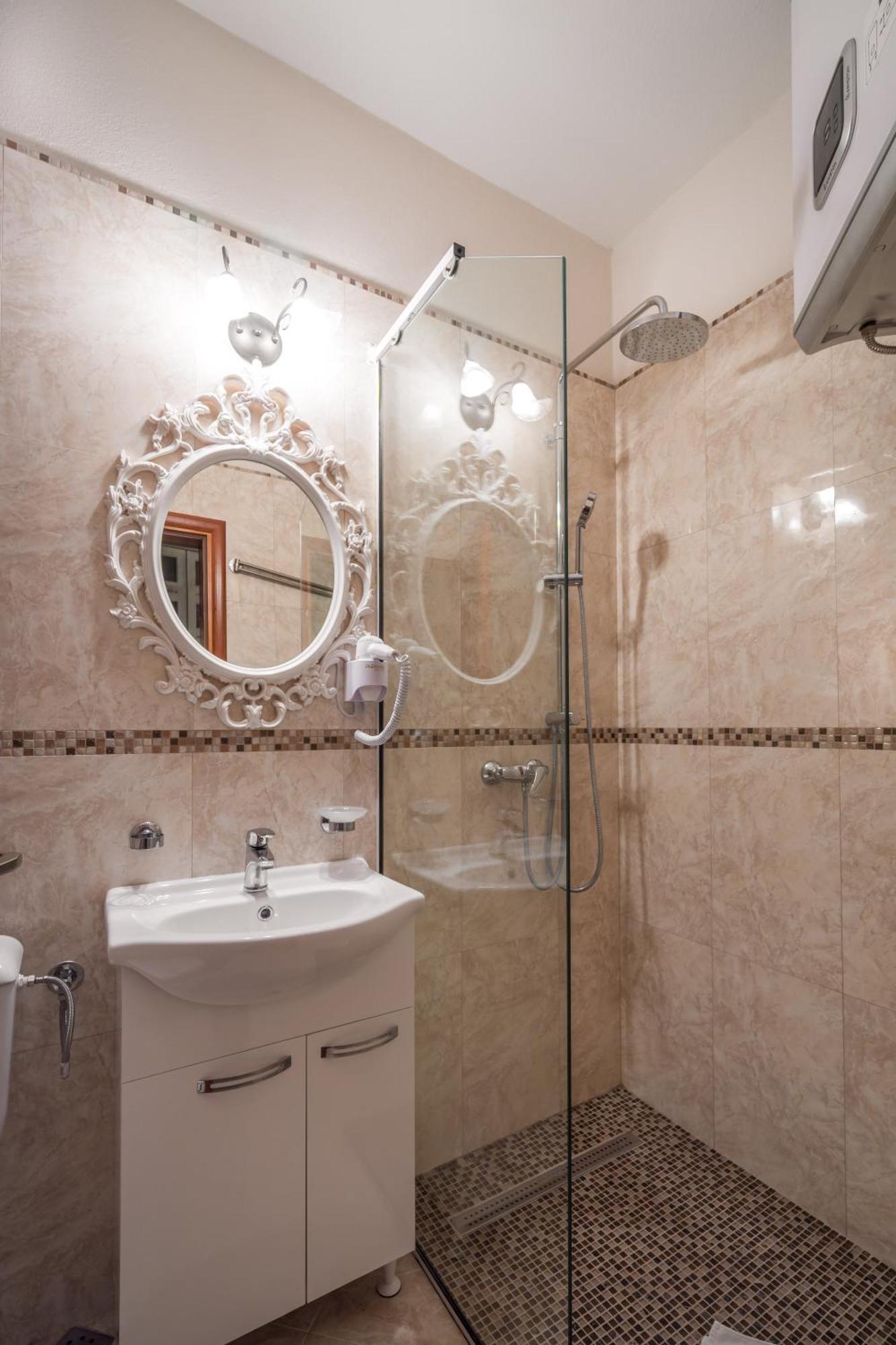 Apartments Leo コトル 部屋 写真