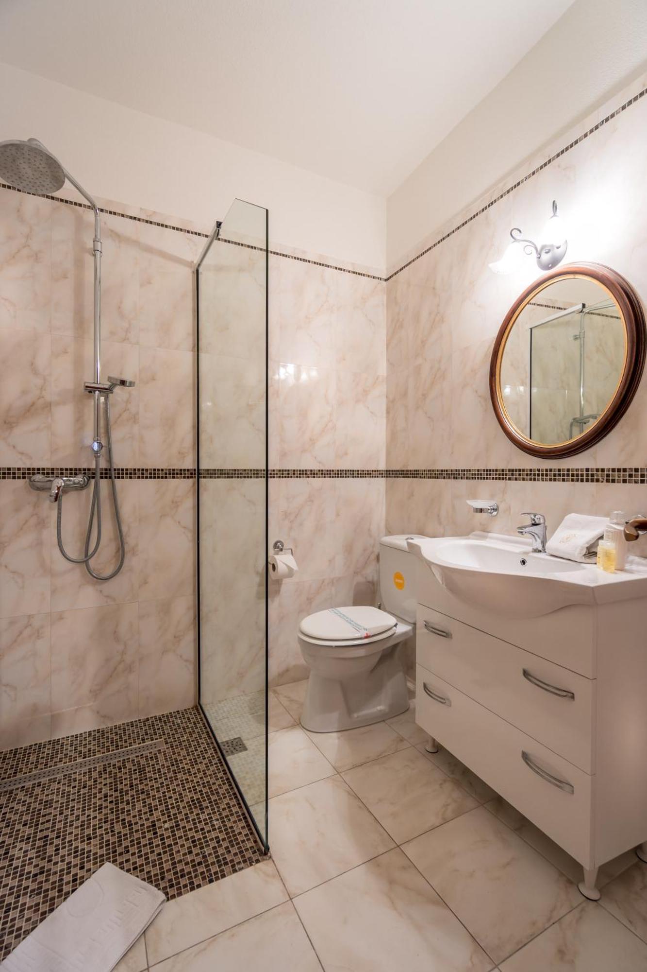 Apartments Leo コトル 部屋 写真